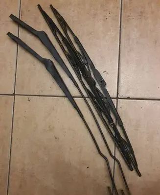 Volkswagen Multivan T4 Front wiper blade arm 701955409A 701955410A
