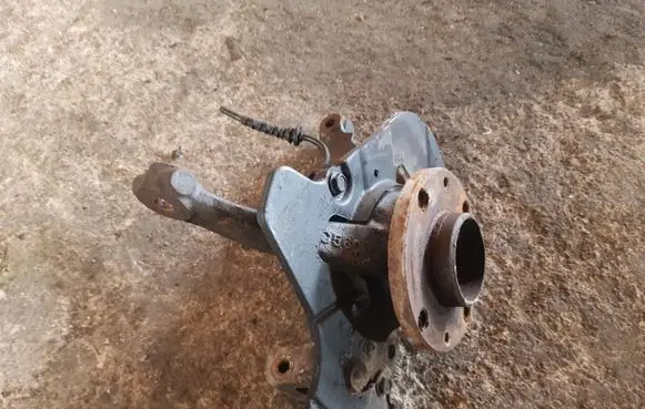 Fiat Panda II Front wheel hub