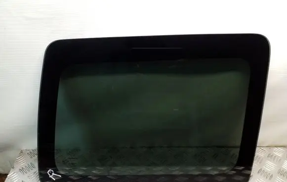 Jeep Patriot Rear side window 