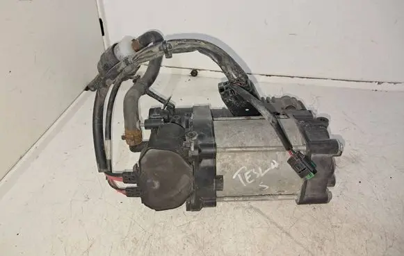 Tesla Model S Air suspension compressor/pump 15155000703 1500703 0006006403