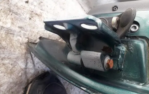 Fiat Bravo - Brava Front door upper hinge