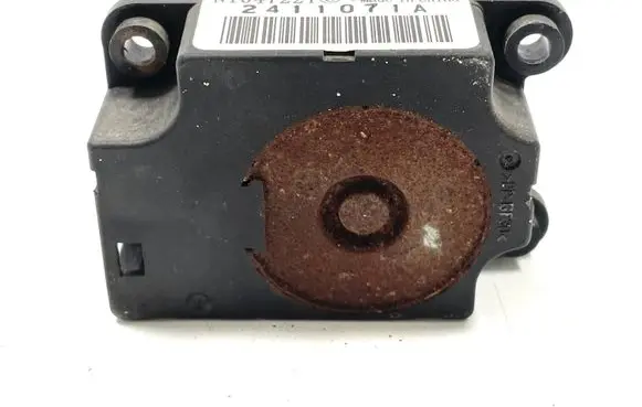 Renault Modus Air flap motor/actuator 2411071A N104722T 1000077010