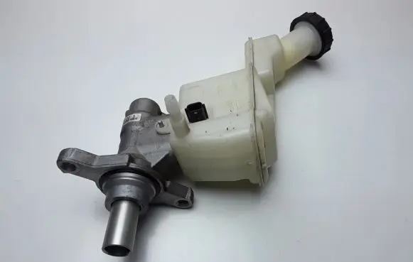 Nissan Micra K14 Master brake cylinder 460105FA0A