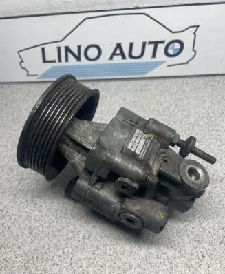 BMW 5 E39 Power steering pump 1141569 2105980