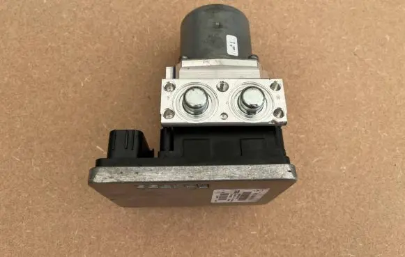 Mercedes-Benz E W213 ABS Pump A2134311001