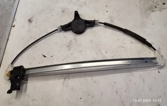 Subaru Forester SH Front window lifting mechanism without motor