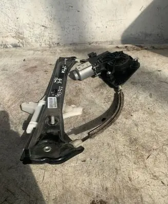 Volkswagen Jetta VI Rear door window regulator with motor 5c6839461B