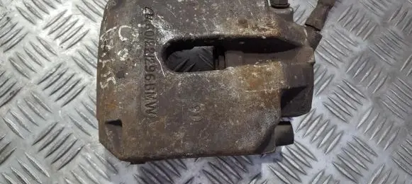 BMW 5 E39 Front brake caliper