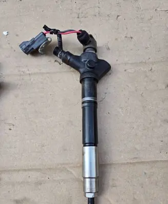Toyota Avensis T250 Fuel injector 236700R041