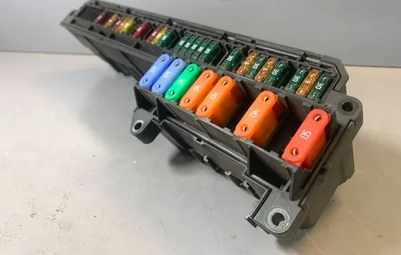 BMW 5 E60 E61 Fuse box set 106887