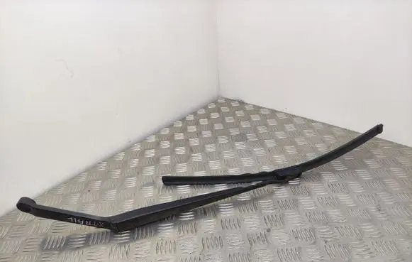 Nissan X-Trail T30 Windshield/front glass wiper blade 