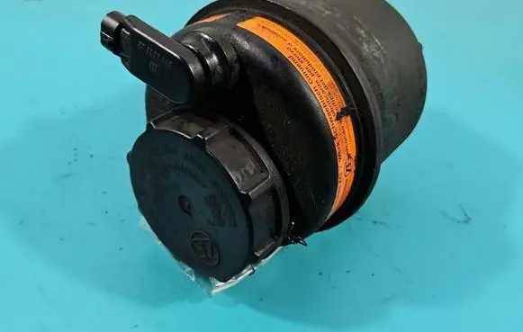 Iveco Daily 3rd gen Coolant expansion tank/reservoir 7632440 IMPRK1600195