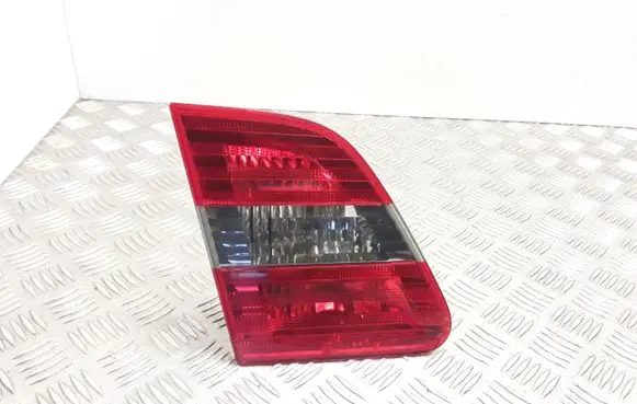 Mercedes-Benz B W245 Tailgate rear/tail lights A1698201564