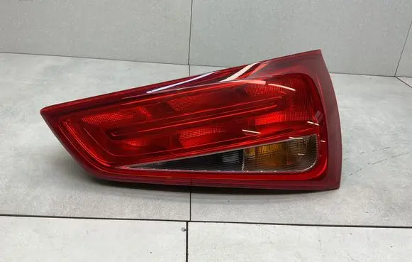 Audi A1 Tailgate rear/tail lights 8X0945094