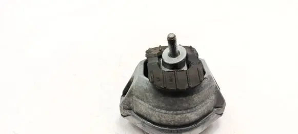 BMW 5 E60 E61 Engine mount bracket 6761089 15934612R
