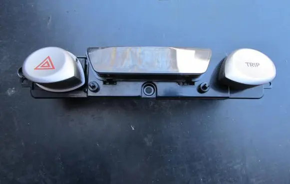 Hyundai i20 (PB PBT) Hazard light switch 937501J100 CSW6