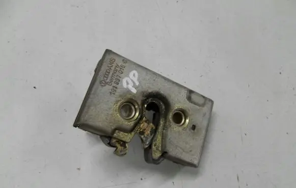 Volkswagen Polo II 86C 2F Front door lock 