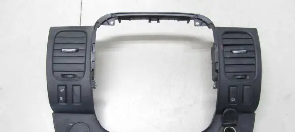 Opel Vivaro Radio/GPS head unit trim 682607479R