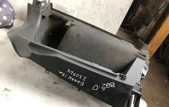 Volkswagen Tiguan Trunk/boot side trim panel 5NA867428