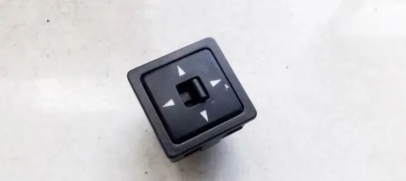 Wing mirror switch
