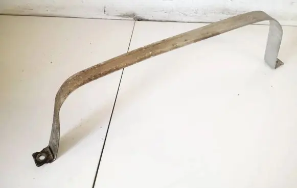 Volkswagen Jetta V Fuel tank mounting bracket 
