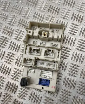 Toyota RAV 4 (XA20) Fuse module
