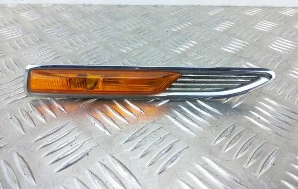 Ford Mondeo MK IV Front fender indicator light 7S7113K354AD