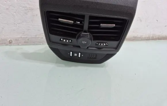 Peugeot 5008 II Rear air vent grill 9822330880 96866080877