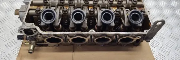 Mitsubishi Carisma Engine head 