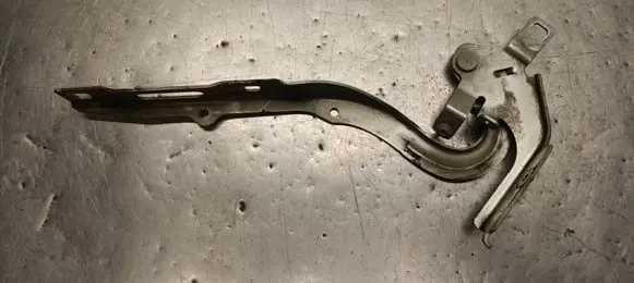 Toyota Proace Engine bonnet/hood hinges 9823131780