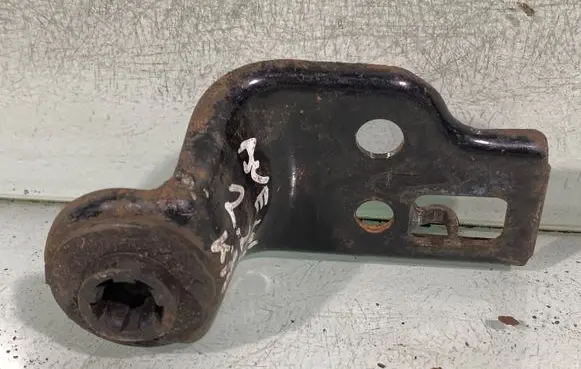 Toyota Avensis T250 Radiator mount bracket