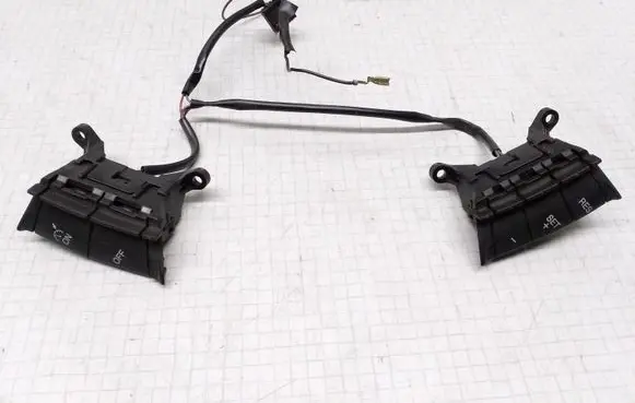 Ford Focus C-MAX Steering wheel buttons/switches 3M5T9E740AC