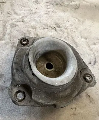 Renault Modus Coil spring mount 8200183568 820018356