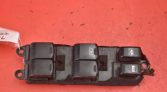 Subaru Outback Electric window control switch 157525