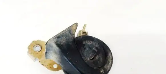 Skoda Octavia Mk2 (1Z) Horn signal E9011157