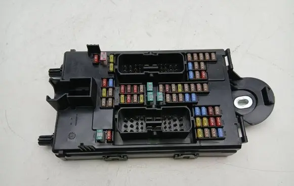 Volvo XC90 Fuse module 31682732