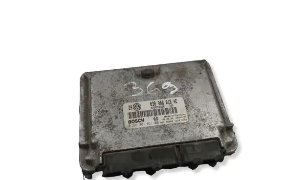 Volkswagen Golf IV Engine control unit/module 0281001851