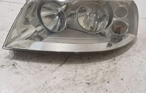 Volkswagen Sharan Headlight/headlamp 7M4941015AD 0301182601