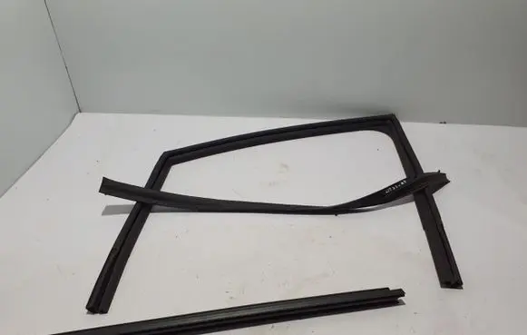 Mercedes-Benz Citan II W420 Front door rubber seal A4207200400