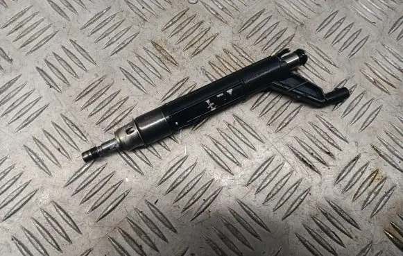 Audi Q7 4M Fuel injector 06M906036AE