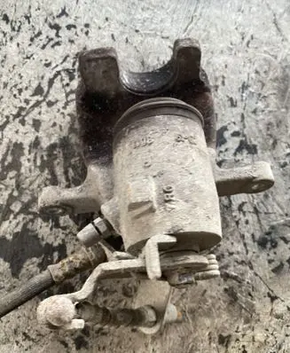 Skoda Octavia Mk2 (1Z) Front brake caliper