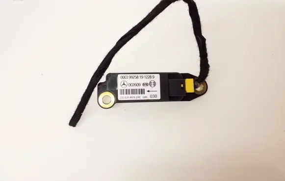 Mercedes-Benz C W203 Airbag deployment crash/impact sensor 2208204426