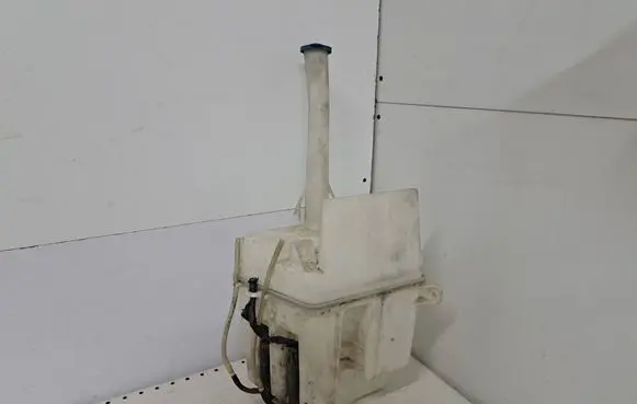 Toyota Avensis T250 Windshield washer fluid reservoir/tank 