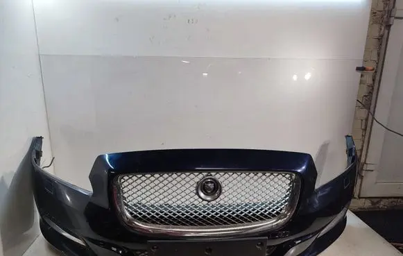 Jaguar XJ X351 Front bumper