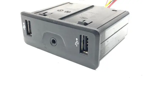 Renault Kadjar USB socket connector 280239853R