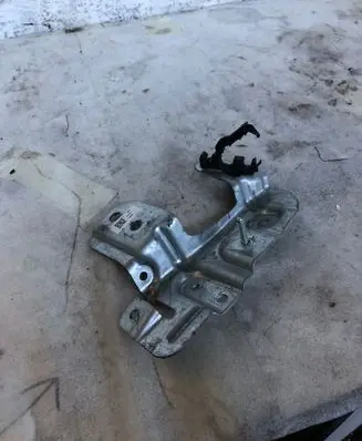 Volvo XC40 Other engine bay part