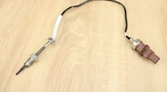 Audi A6 S6 C4 4A Exhaust gas temperature sensor 05L919529E
