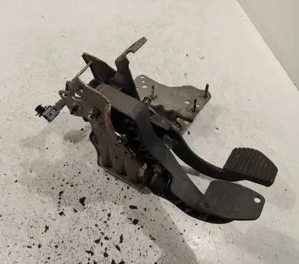 Peugeot 307 Pedal assembly 9653940880