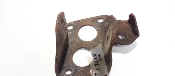 Volkswagen Golf IV Bracket in trunk/boot 