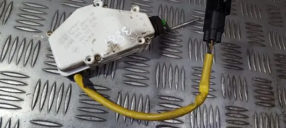 Seat Alhambra (Mk1) Central locking motor 7M0959775C 95VW9B241AB